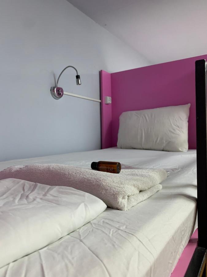 Gorgona Hostel Батуми Екстериор снимка